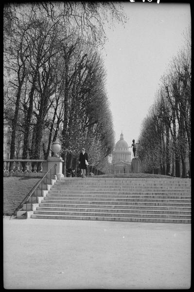 Allée vers le Panthéon