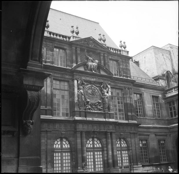 Maisons des drapiers : façade du pavillon