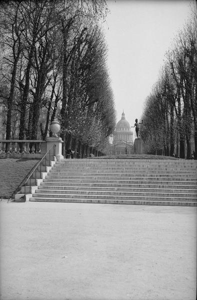 Escalier vers le Panthéon