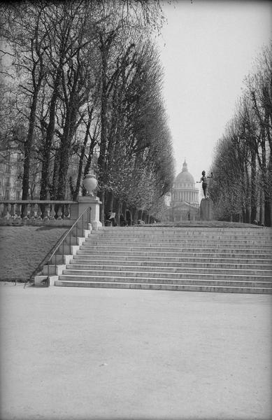 Escalier vers le Panthéon