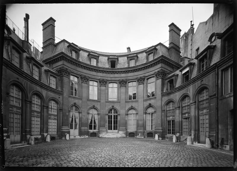 Vue d'ensemble des façades sur cour