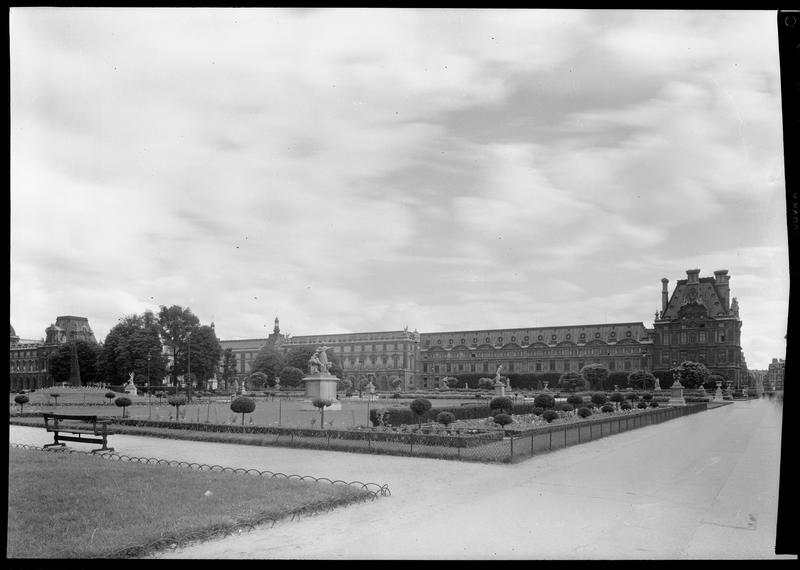 Palais du Louvre et jardin des Tuileries