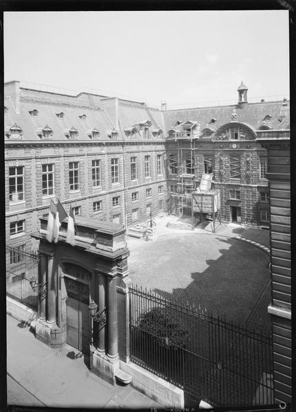 Travaux sur la façade sur cour, échafaudages