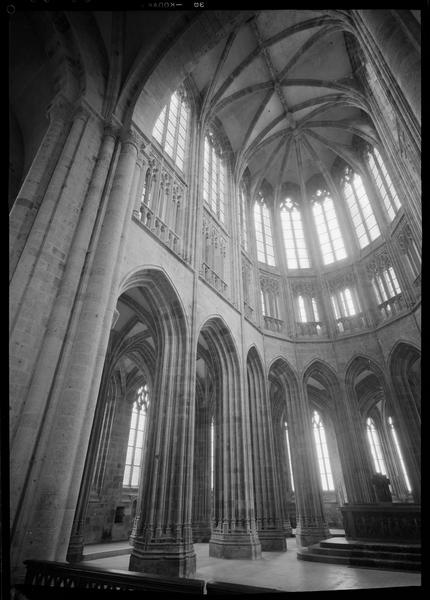 Intérieur de l'église abbatiale : le choeur