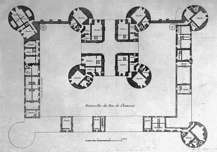 Gravure : Plan de l'entresol du rez-de-chaussée