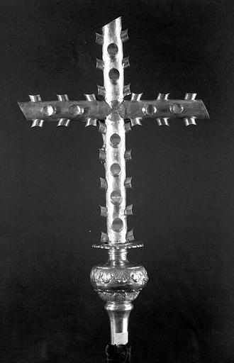 Croix processionnelle écotée en argent (revers) - © Ministère de la Culture (France), Médiathèque du patrimoine et de la photographie, diffusion GrandPalaisRmn Photo