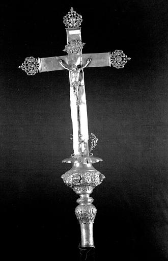 Croix processionnelle en argent (avers)