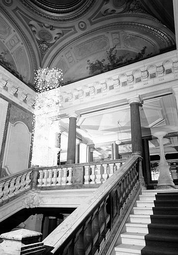 Grand escalier : Vue d'ensemble du palier du second étage