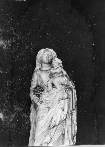 statue : Vierge à l'Enfant - © Ministère de la Culture (France), Médiathèque du patrimoine et de la photographie (objets mobiliers), tous droits réservés