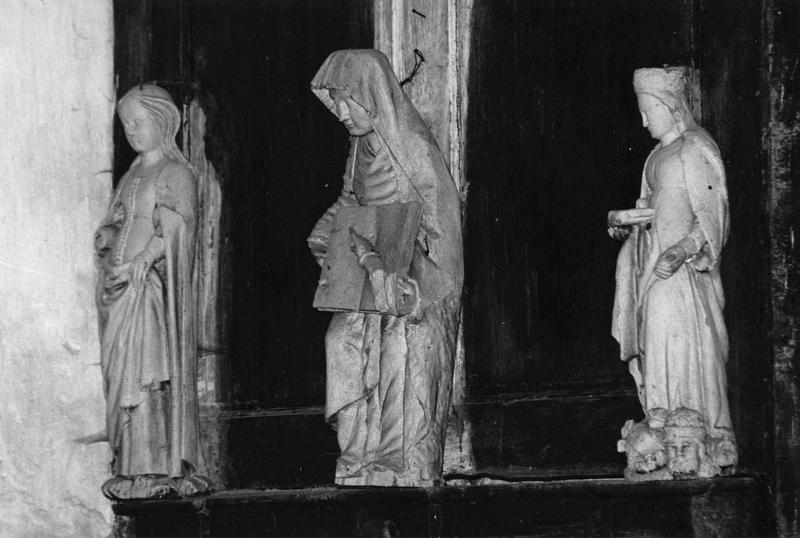 trois statues : saint Anne - © Ministère de la Culture (France), Médiathèque du patrimoine et de la photographie (objets mobiliers), tous droits réservés