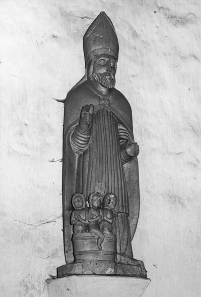 statue : saint Nicolas, profil droit - © Ministère de la Culture (France), Médiathèque du patrimoine et de la photographie (objets mobiliers), tous droits réservés