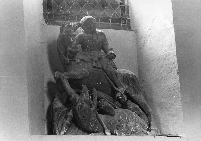 groupe sculpté : Saint Georges terrassant le dragon - © Ministère de la Culture (France), Médiathèque du patrimoine et de la photographie (objets mobiliers), tous droits réservés