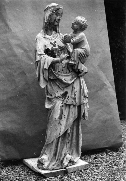 statue : Vierge à l'Enfant - © Ministère de la Culture (France), Médiathèque du patrimoine et de la photographie (objets mobiliers), tous droits réservés