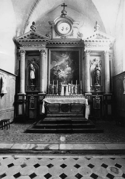 autel, retable, tableau : La Nativité, deux statues : Saint Denis, Saint Thibault (maître-autel) - © Ministère de la Culture (France), Médiathèque du patrimoine et de la photographie (objets mobiliers), tous droits réservés