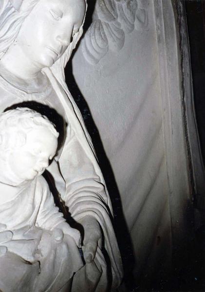 statue : Vierge à l'Enfant, détail - © Ministère de la Culture (France), Médiathèque du patrimoine et de la photographie (objets mobiliers), tous droits réservés