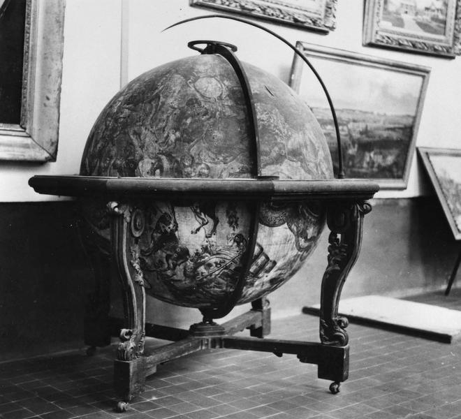 globe terrestre - © Ministère de la Culture (France), Médiathèque du patrimoine et de la photographie (objets mobiliers), tous droits réservés