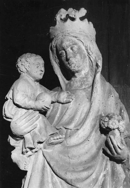 statue : Vierge à l'Enfant, détail - © Ministère de la Culture (France), Médiathèque du patrimoine et de la photographie (objets mobiliers), tous droits réservés