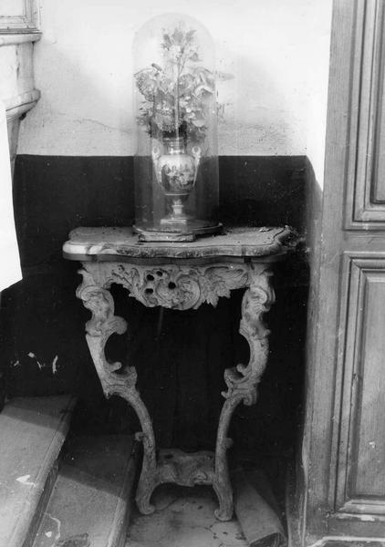 console et vase décoratif - © Ministère de la Culture (France), Médiathèque du patrimoine et de la photographie (objets mobiliers), tous droits réservés