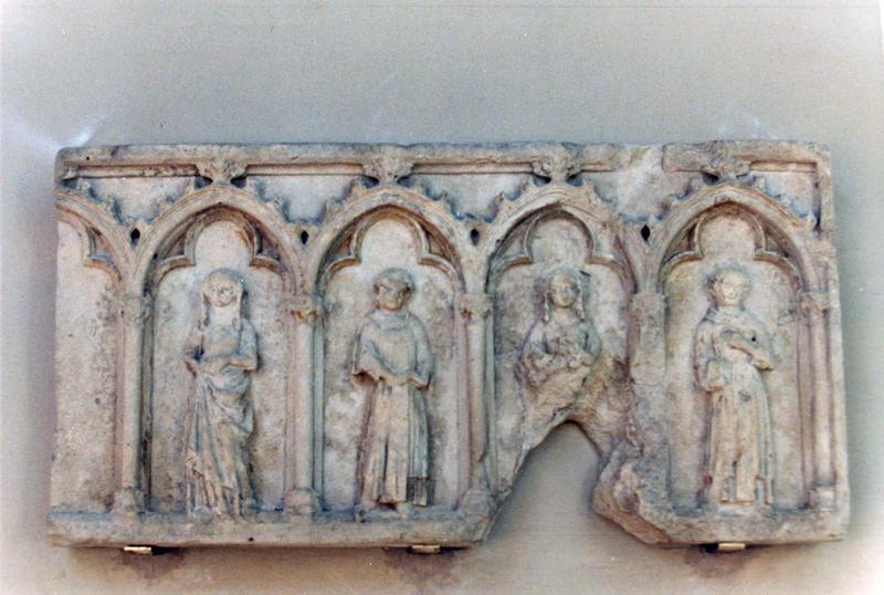 fragment d'un tombeau, bas-relief à arcatures - © Ministère de la Culture (France), Médiathèque du patrimoine et de la photographie (objets mobiliers), tous droits réservés