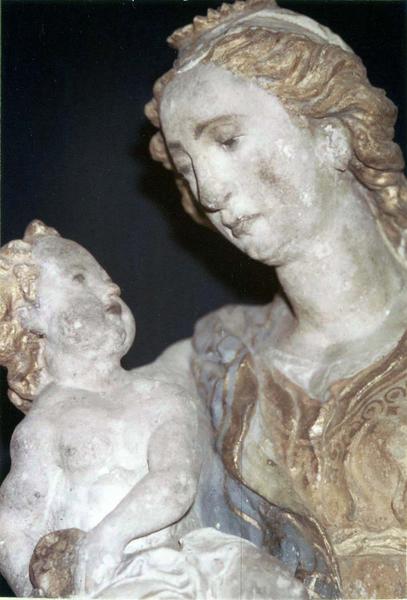 statue : Vierge à l'Enfant, détail
