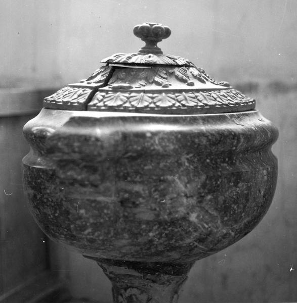 fonts baptismaux, détail