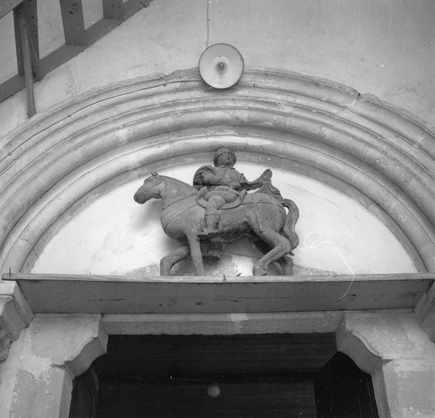 statue : La Charité de saint Martin