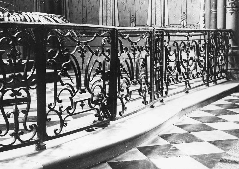 clôture du choeur et des chapelles latérales (grille de communion) - © Ministère de la Culture (France), Médiathèque du patrimoine et de la photographie (objets mobiliers), tous droits réservés
