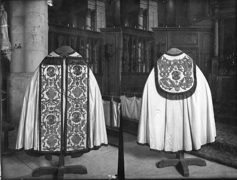 deux chapes - © Ministère de la Culture (France), Médiathèque du patrimoine et de la photographie (objets mobiliers), tous droits réservés