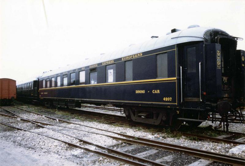 voiture de voyageurs (voiture-restaurant) n°4207 - © Ministère de la Culture (France), Médiathèque du patrimoine et de la photographie (objets mobiliers), tous droits réservés