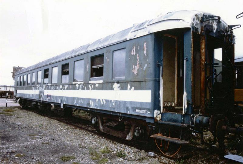 voiture de voyageurs (voiture-lits) type YU, n°3927, vue de côté - © Ministère de la Culture (France), Médiathèque du patrimoine et de la photographie (objets mobiliers), tous droits réservés