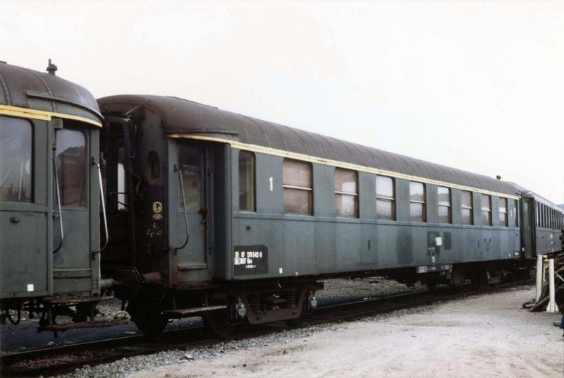 voiture de voyageurs 1ère classe, A8 YFI 613, ex-AL - © Ministère de la Culture (France), Médiathèque du patrimoine et de la photographie (objets mobiliers), tous droits réservés