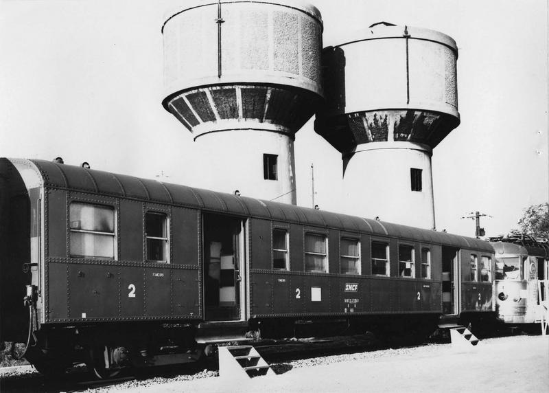 rame de sept wagons : A 47 285 (1933), B 17 151 (1929),  20 240 (1929), B 20 256 (1929), BD 47 248 (1932)