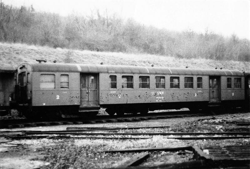 rame de sept wagons : A 47 285 (1933), B 17 151 (1929), B 20 240 (1929), B 20 256 (1929), BD 47 248 (1932)