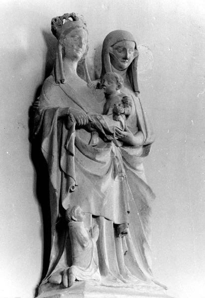 groupe sculpté : La Vierge et sainte Anne - © Ministère de la Culture (France), Médiathèque du patrimoine et de la photographie (objets mobiliers), tous droits réservés