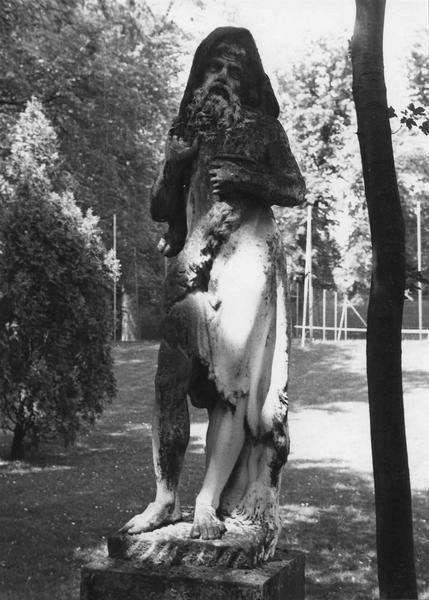 statue : L' Hiver - © Ministère de la Culture (France), Médiathèque du patrimoine et de la photographie (objets mobiliers), tous droits réservés