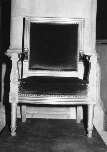 fauteuil de célébrant - © Ministère de la Culture (France), Médiathèque du patrimoine et de la photographie (objets mobiliers), tous droits réservés