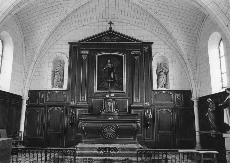 autel, tabernacle, retable, tableau : Sainte Marguerite, lambris de revêtement, deux statues : Saint Jean-Baptiste, Saint Phal (maître-autel) - © Ministère de la Culture (France), Médiathèque du patrimoine et de la photographie (objets mobiliers), tous droits réservés