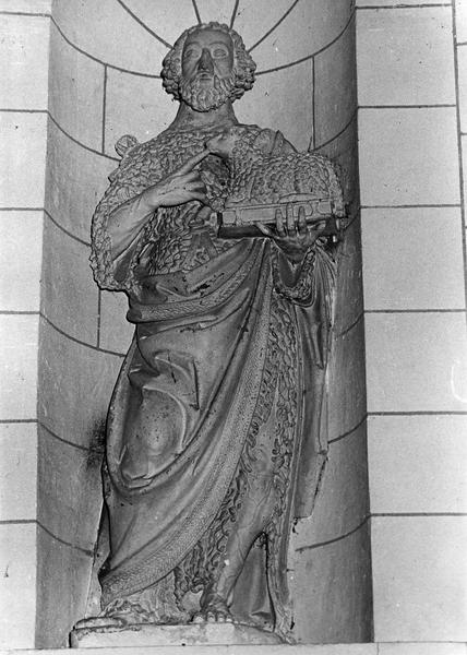 statue : Saint Phal (maître-autel) - © Ministère de la Culture (France), Médiathèque du patrimoine et de la photographie (objets mobiliers), tous droits réservés
