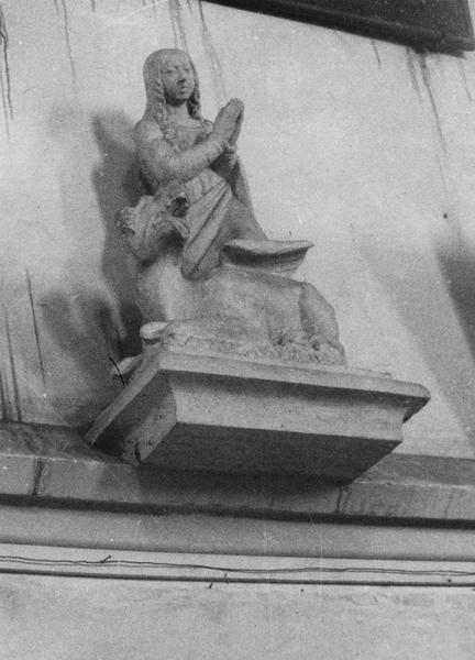 statue : Sainte Marguerite