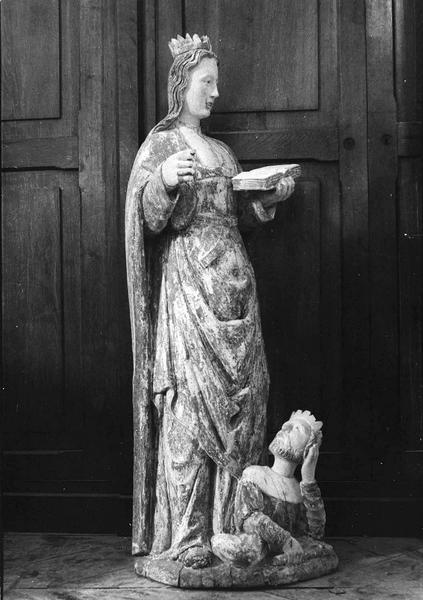 statue : Sainte Catherine, vue de droite