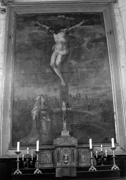 tableau du maître-autel : Le Christ en croix - © Ministère de la Culture (France), Médiathèque du patrimoine et de la photographie (objets mobiliers), tous droits réservés
