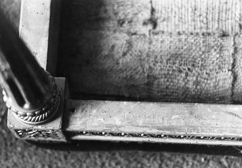 tabouret de chantre, détail de l'inscription - © Ministère de la Culture (France), Médiathèque du patrimoine et de la photographie (objets mobiliers), tous droits réservés