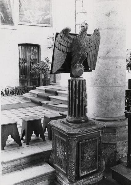 Lutrin (aigle-lutrin), vue générale