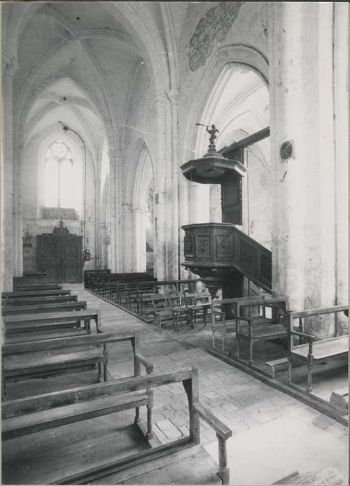 lambris de revêtement, stalles, bancs de fidèles