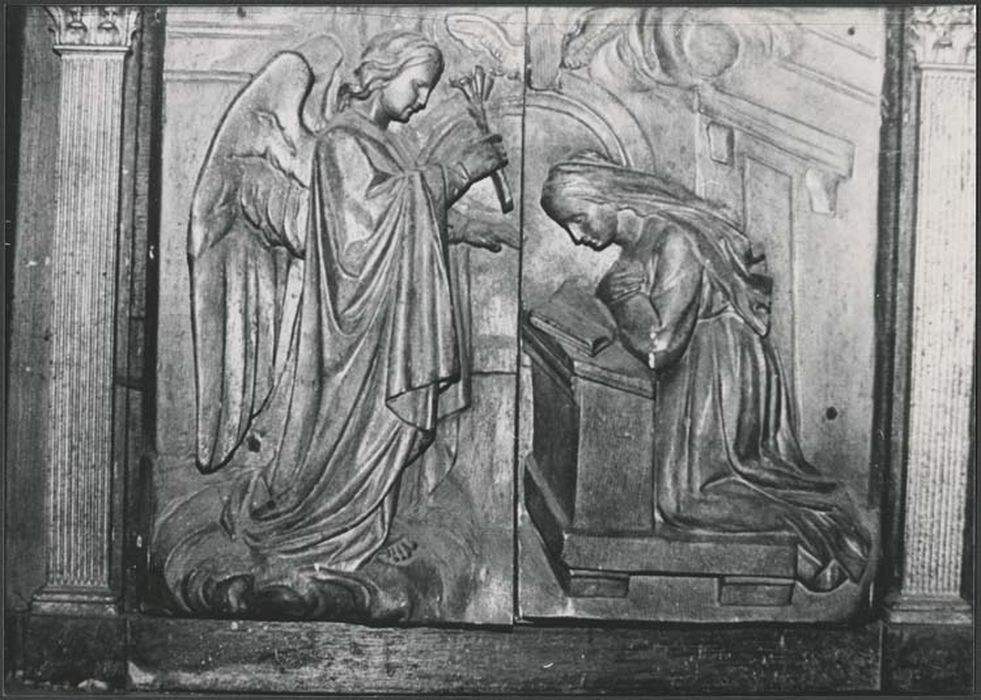 retable de l'autel latéral nord et deux bas-reliefs : Annonciation et Nativité