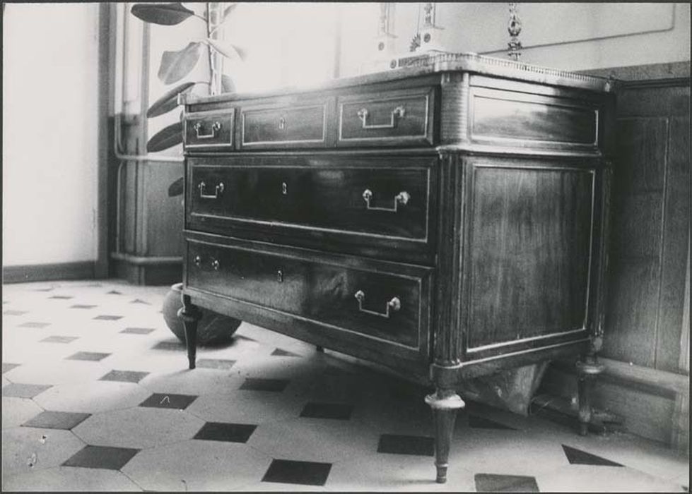 commode - © Ministère de la Culture (France), Médiathèque du patrimoine et de la photographie, diffusion GrandPalaisRmn Photo