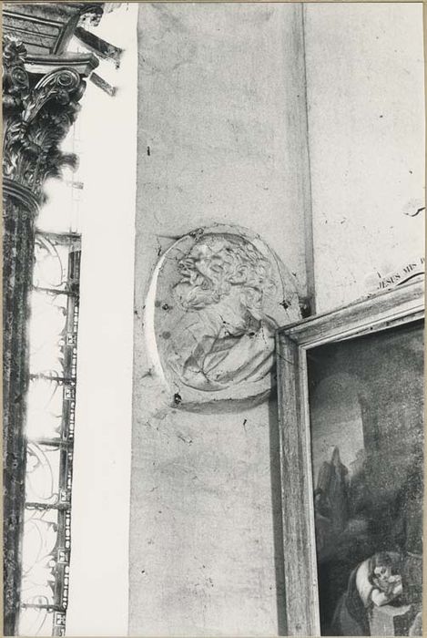 deux bas-reliefs : Saints ou apôtres - © Ministère de la Culture (France), Médiathèque du patrimoine et de la photographie, diffusion GrandPalaisRmn Photo