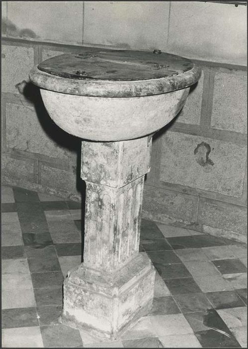 fonts baptismaux - © Ministère de la Culture (France), Médiathèque du patrimoine et de la photographie, diffusion GrandPalaisRmn Photo