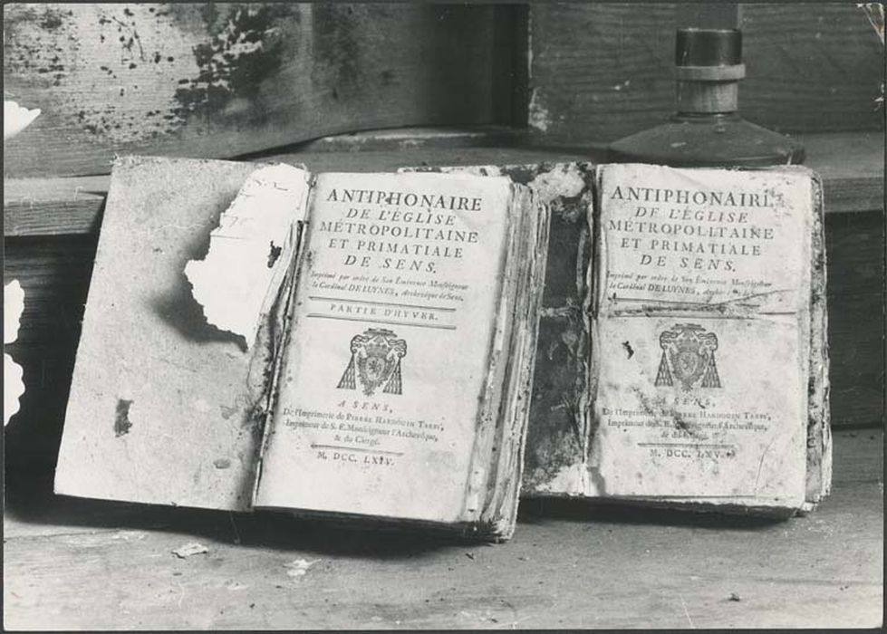 deux livres liturgiques : antiphonaires de l'église métropolitaine et primatiale de Sens - © Ministère de la Culture (France), Médiathèque du patrimoine et de la photographie, diffusion GrandPalaisRmn Photo