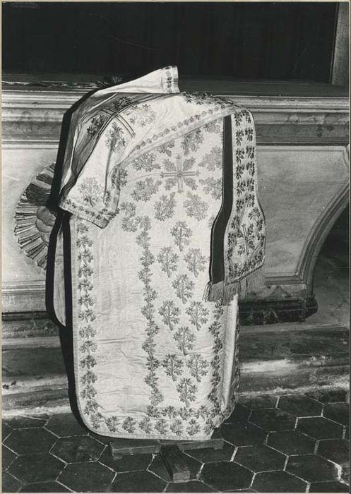 chasuble, manipule et étole (ornement blanc) - © Ministère de la Culture (France), Médiathèque du patrimoine et de la photographie, diffusion GrandPalaisRmn Photo